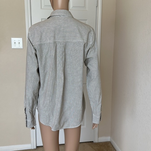 Universal Thread women’s Black and White Pinstripe Button Down Shirt - Picture 3 of 13